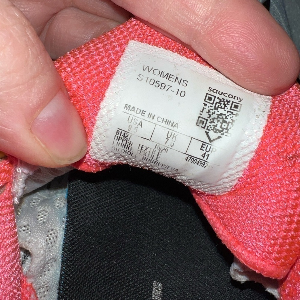 Women’s saucony sneakers size 9.5 - Picture 2 of 5